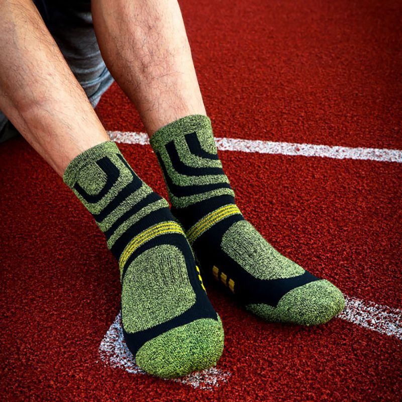 1Pair Mens Thick Long Socks Hiking Climbing Outdoor Sports Quick Dry